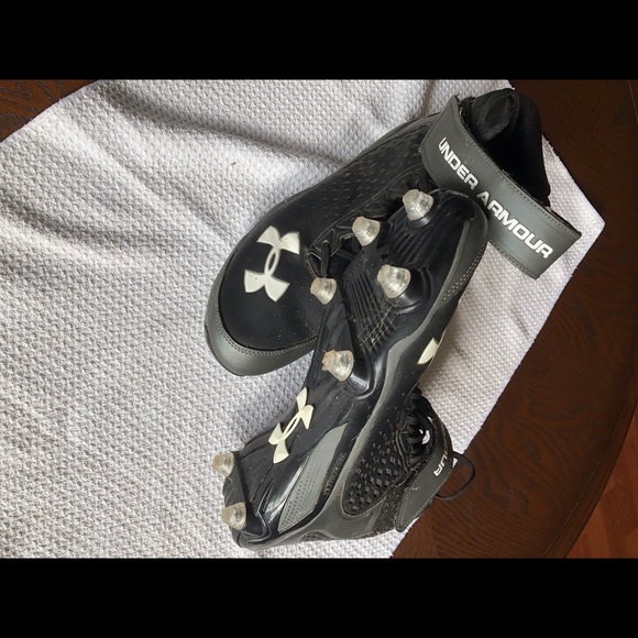 Sports cleats - Picture 2 of 3